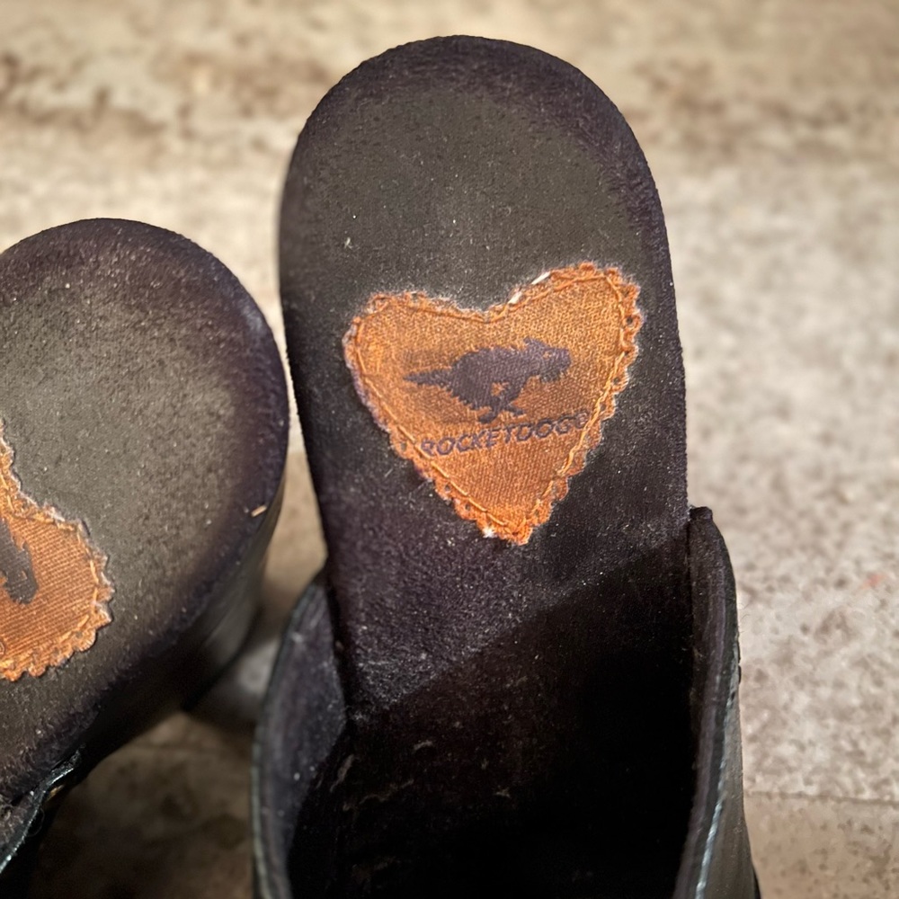 Rocket Dog Clogs - Picture 2 of 5